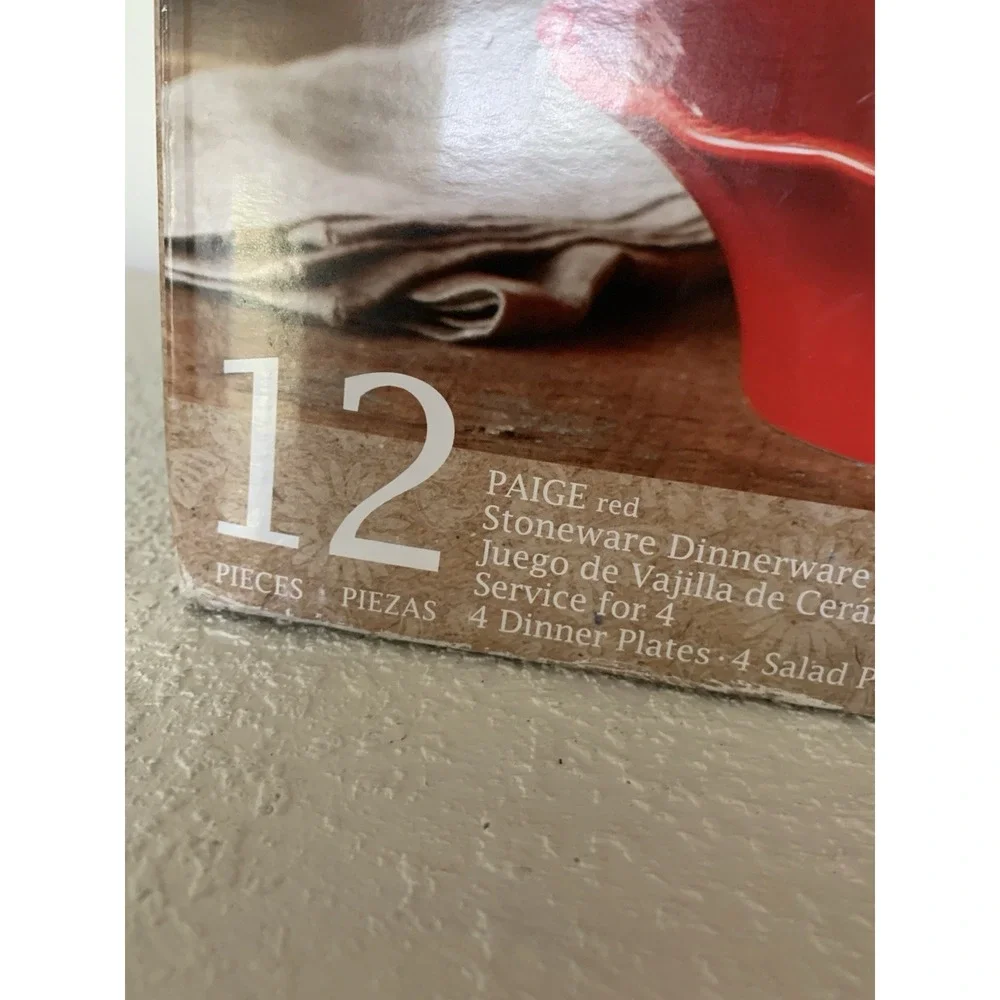 The Pioneer Woman Paige 12 Piece Stoneware  Dinnerware Set Red New In Box